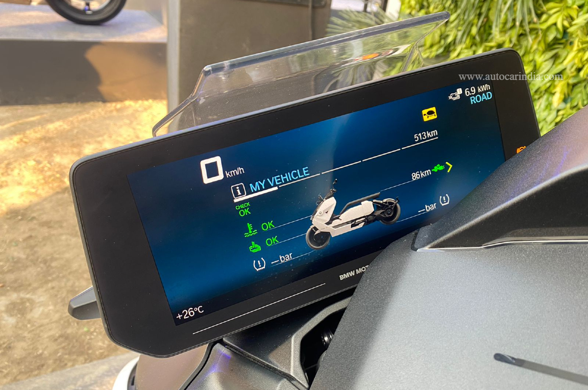 BMW CE 04 screen